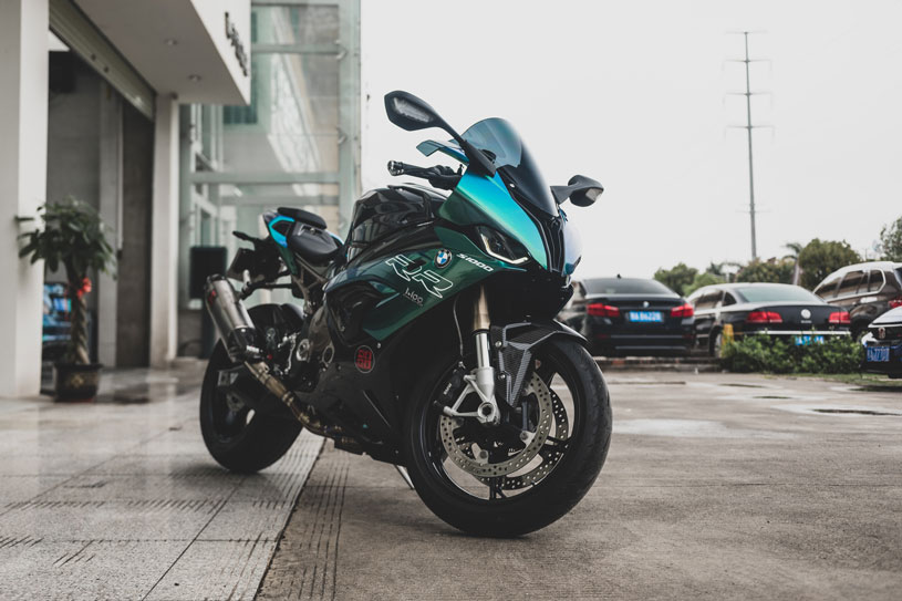 宝马 S1000RR 极光钻石绿