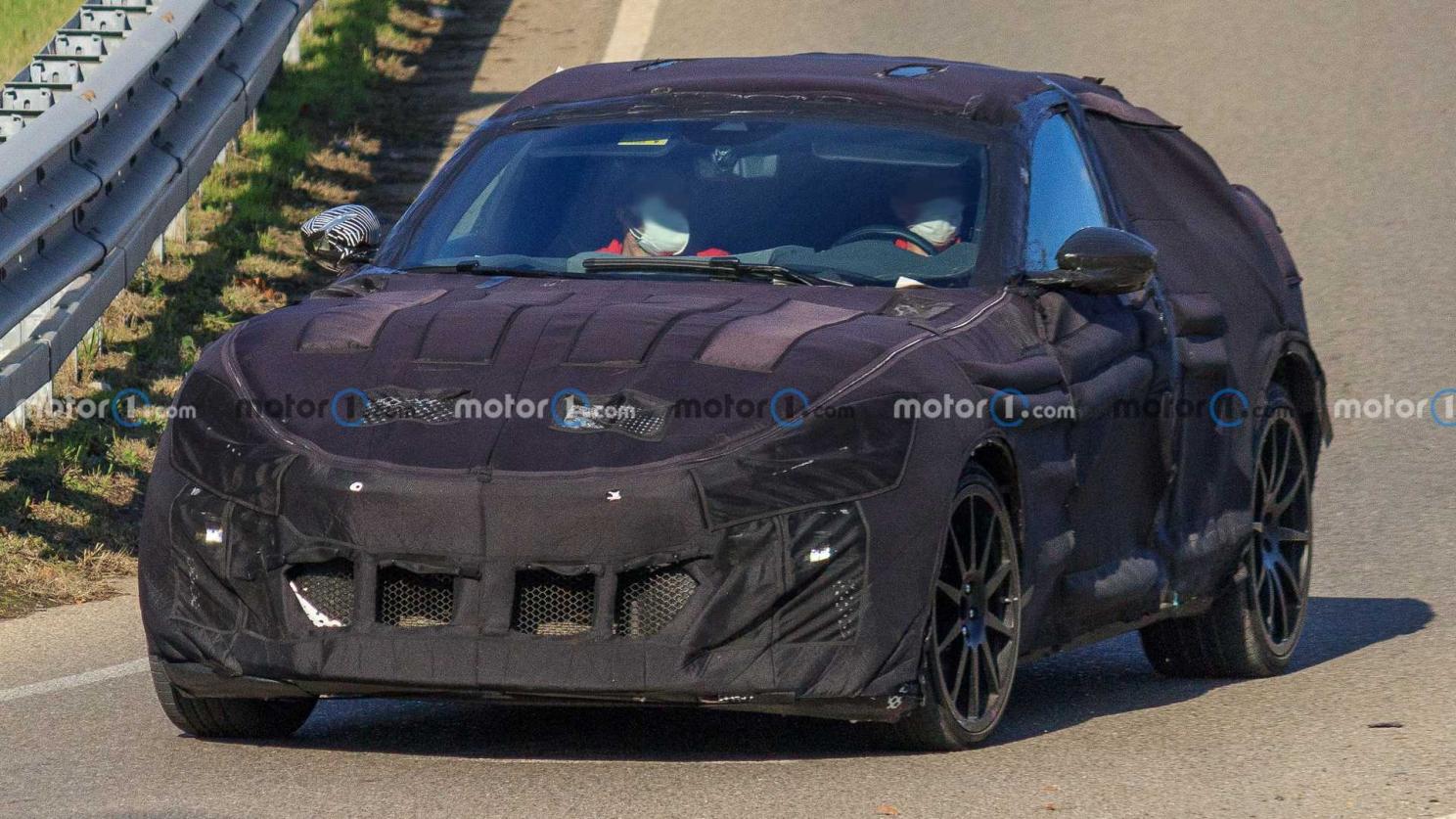 南宁漆面保护膜-法拉利首款SUV量产车谍照曝光